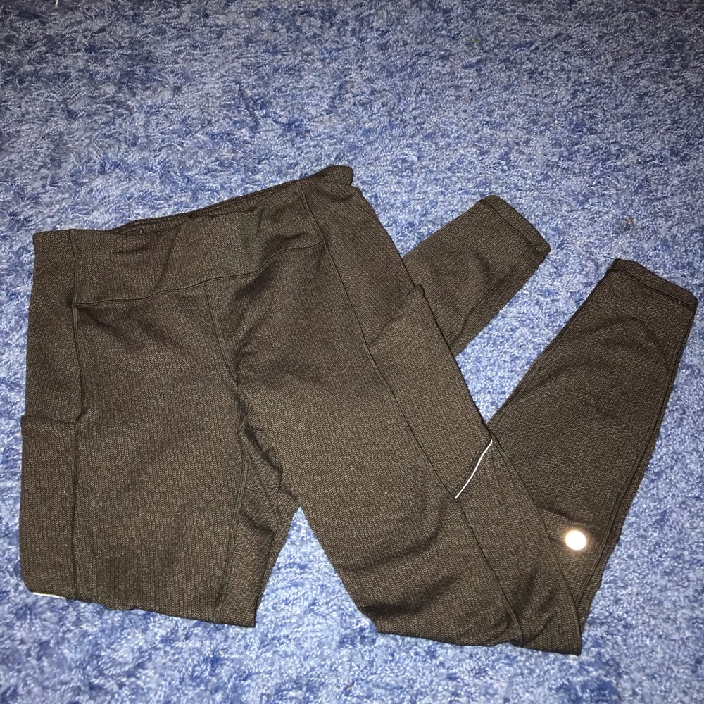 Lululemon leggings SIZE 8 FAST SHIPPING